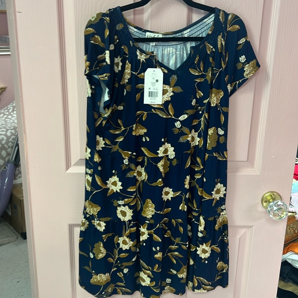 Women’s size petite large, navy blue floral ruffle V-neck dress nwt